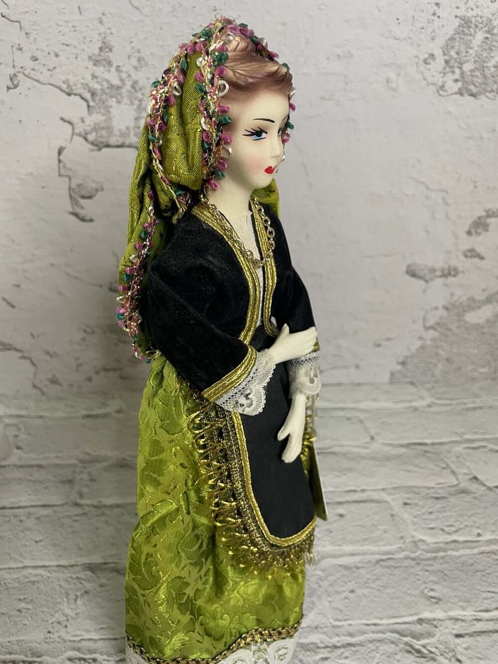 N. Iliakis Vintage Greek Traditional Folk Costume Doll - Picture 6 of 7